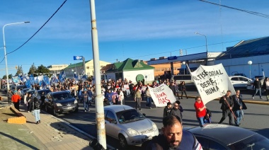 Multitudinaria marcha y acto por el 24 de marzo