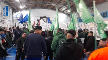 Se colmó el gimnasio de la UOM en la previa al Día del Trabajador y la Trabajadora