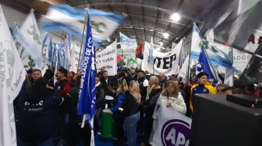 Se colmó el gimnasio de la UOM en la previa al Día del Trabajador y la Trabajadora