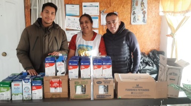 Empleados estatales concretaron donación a comedores