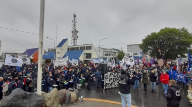 La UOM Río Grande concretó paro y numerosa movilización