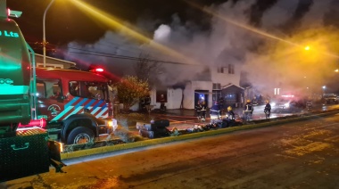 Dantesco incendio en Guemes al 500