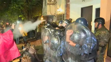 Conflicto en Misiones: hubo fuertes incidentes frente a la casa del gobernador