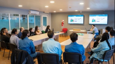La Agencia de Innovación recibió las primeras placas ARCHI producidas por Newsan