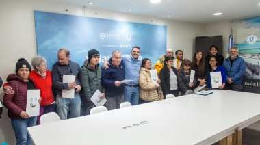 El intendente Vuoto entregó títulos de propiedad de la tierra