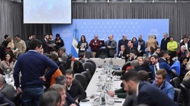 Ley Bases: oficialismo y dialoguistas firmaron dictamen y se votará el jueves