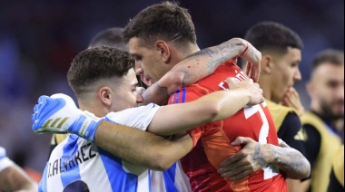 El "Dibu" Martínez otra vez  gigante