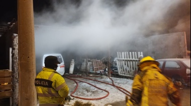Incendio con pérdidas totales en vivienda con tres ocupantes