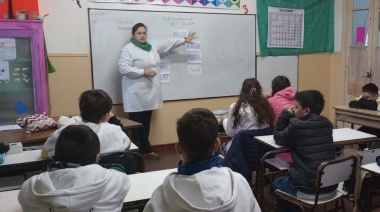 8 de cada 10 jóvenes quieren seguir estudiando tras la secundaria, pero solo la mitad lo hace