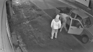 Robaron y quedaron registrados en las cámaras de seguridad de una vecina