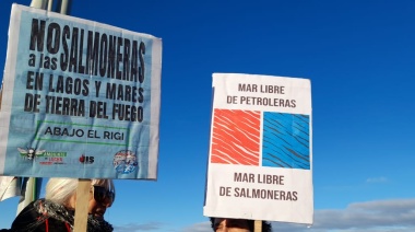 Realizaron nuevo "Atlanticazo" contra la explotación petrolera offshore y las salmoneras