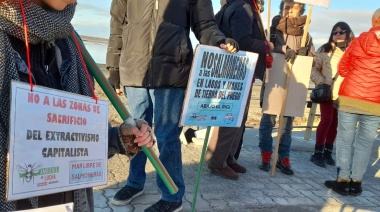 Realizaron nuevo "Atlanticazo" contra la explotación petrolera offshore y las salmoneras