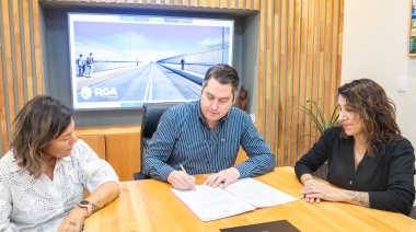 Pérez firmó el llamado a licitación para la refacción integral del puente Mosconi