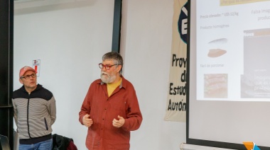 Estudiantes universitarios involucrados en la protección del ecosistema