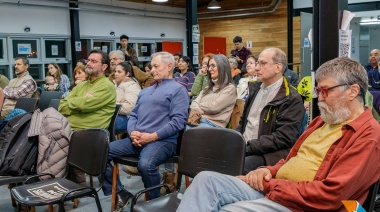 Estudiantes universitarios involucrados en la protección del ecosistema
