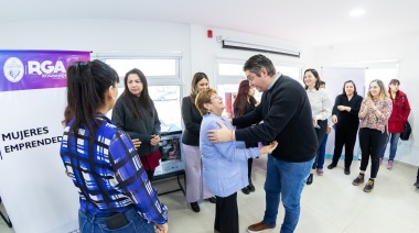 Martín Pérez encabezó una nueva entrega del programa municipal "Mujeres Emprendedoras”