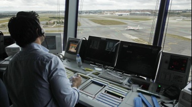 Controladores aéreos anuncian medidas de fuerza en septiembre