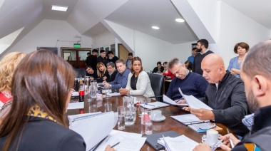 Gisela Dos Santos impulsa la descentralización legislativa y el reconocimiento al periodismo fueguino