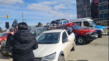 Una mujer chocó su camioneta contra un local comercial en Río Grande
