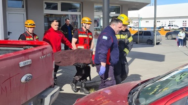 Una mujer chocó su camioneta contra un local comercial en Río Grande