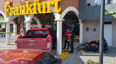Una mujer chocó su camioneta contra un local comercial en Río Grande
