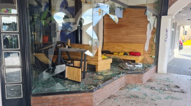Una mujer chocó su camioneta contra un local comercial en Río Grande