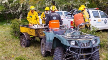 Incendio forestal se agrava por fuertes vientos y amenaza con expandirse