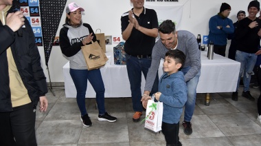 La ‘Contrarreloj Solidaria’ del MOPOF recaudó 800 litros de leche