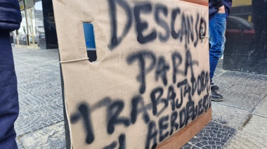 Protesta frente al local de Atlántico Sur en Río Grande