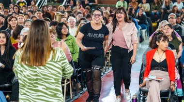 Con una Casa del Deporte colmada se llevó a cabo el bingo “Mes de las Maternidades”
