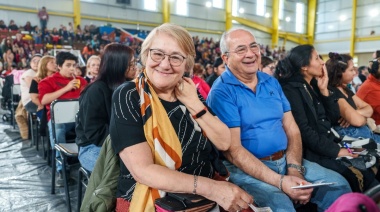 Con una Casa del Deporte colmada se llevó a cabo el bingo “Mes de las Maternidades”