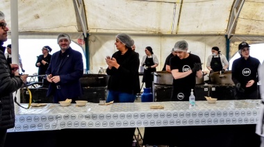En Ushuaia degustaron 15 mil porciones de paella tras el desfile