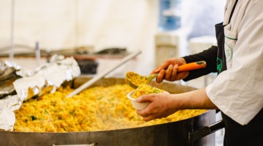 En Ushuaia degustaron 15 mil porciones de paella tras el desfile