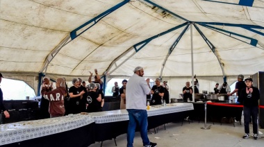 En Ushuaia degustaron 15 mil porciones de paella tras el desfile