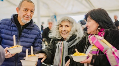 En Ushuaia degustaron 15 mil porciones de paella tras el desfile