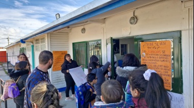 Padres se autoconvocaron en la Escuela 10 por proliferación de cucarachas