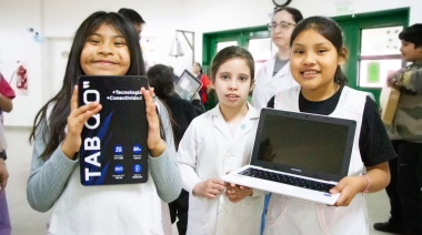 El Municipio de Río Grande aportó equipamiento tecnológico al Jardín 21 y Escuela 4