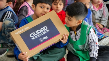 El Municipio de Río Grande aportó equipamiento tecnológico al Jardín 21 y Escuela 4