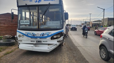 Conductor alcoholizado impactó contra un colectivo