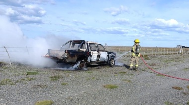 Una camioneta se incendió en El Murtillar