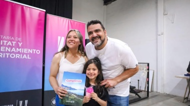 La Municipalidad de Ushuaia entregó 34 decretos de preadjudicación a familias de mujeres cooperativistas