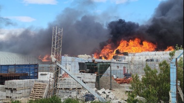 El incendio en el parque industrial, se propaga