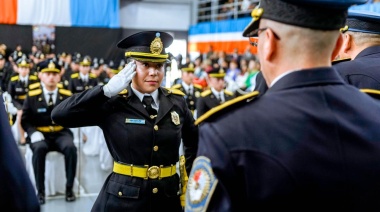 El Gobernador Melella encabezó la ceremonia de egreso de oficiales y agentes de Policía y oficiales del Servicio Penitenciario