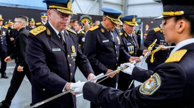 El Gobernador Melella encabezó la ceremonia de egreso de oficiales y agentes de Policía y oficiales del Servicio Penitenciario
