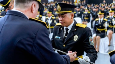 El Gobernador Melella encabezó la ceremonia de egreso de oficiales y agentes de Policía y oficiales del Servicio Penitenciario