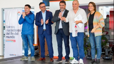 Con apoyo del Gobierno provincial se realizó una nueva entrega de autos 0KM a taxistas y remiseros