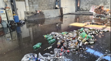 El fuego devastó un depósito repleto de mercaderías de la distribuidora Soda Sur