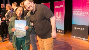 La Municipalidad de Ushuaia entregó  69 decretos de preadjudicación y canon de uso de tierras a vecinas y vecinos