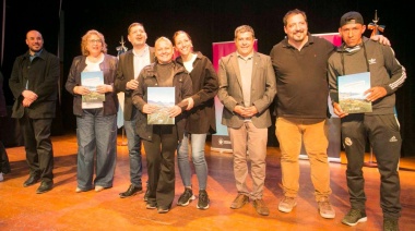 La Municipalidad de Ushuaia entregó  69 decretos de preadjudicación y canon de uso de tierras a vecinas y vecinos