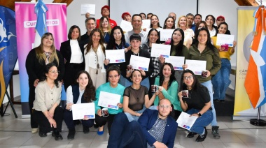 La Cámara de Comercio de Ushuaia entregó certificados a mujeres egresadas de los cursos de carnicería y soldadura